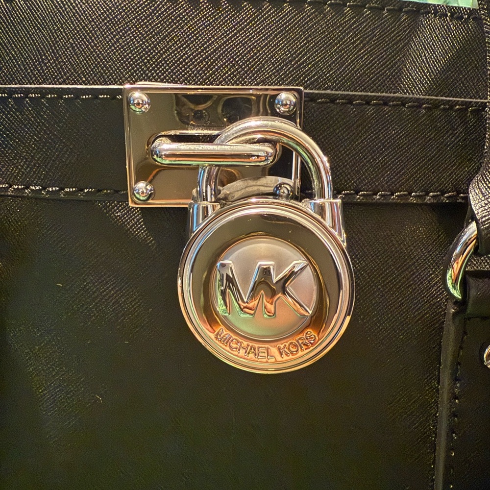 CLEARANCE: Michael Kors Medium Satchel W/ Tupac Small TShirt: TrustNobody Bundle - Picture 5 of 13
